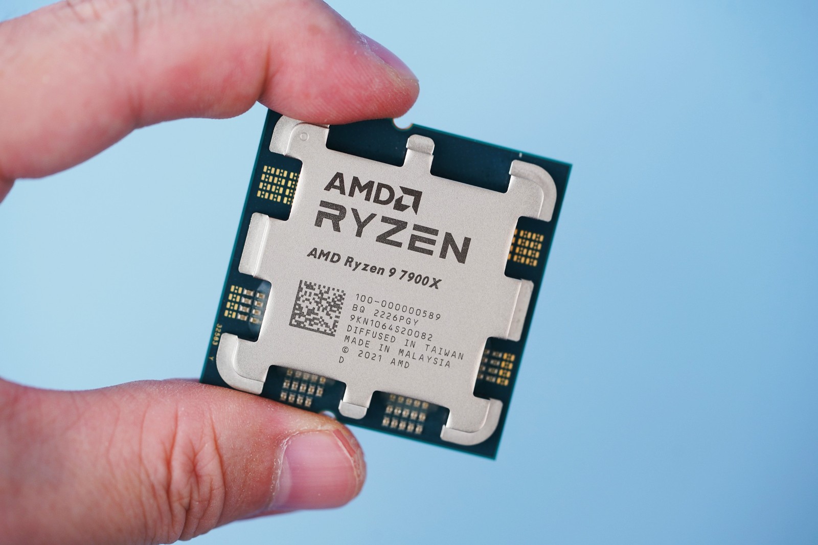AMD新一代处理器杀到！锐龙9 7950X、锐龙9 7900X图赏