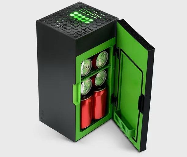微软推出新款XSX迷你冰箱：能放8罐可乐 售80美元 二次世界 第3张