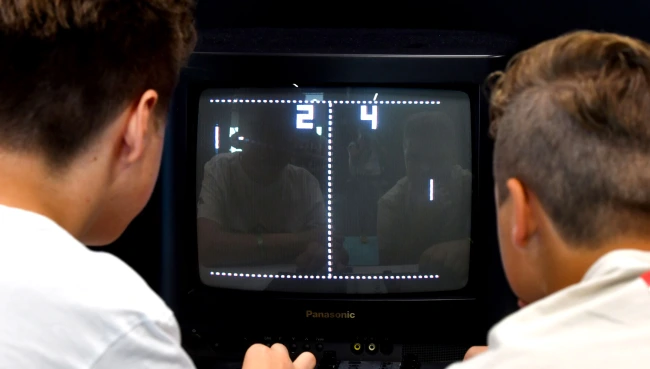 科教家试图教会实验室培养脑细胞玩《Pong》