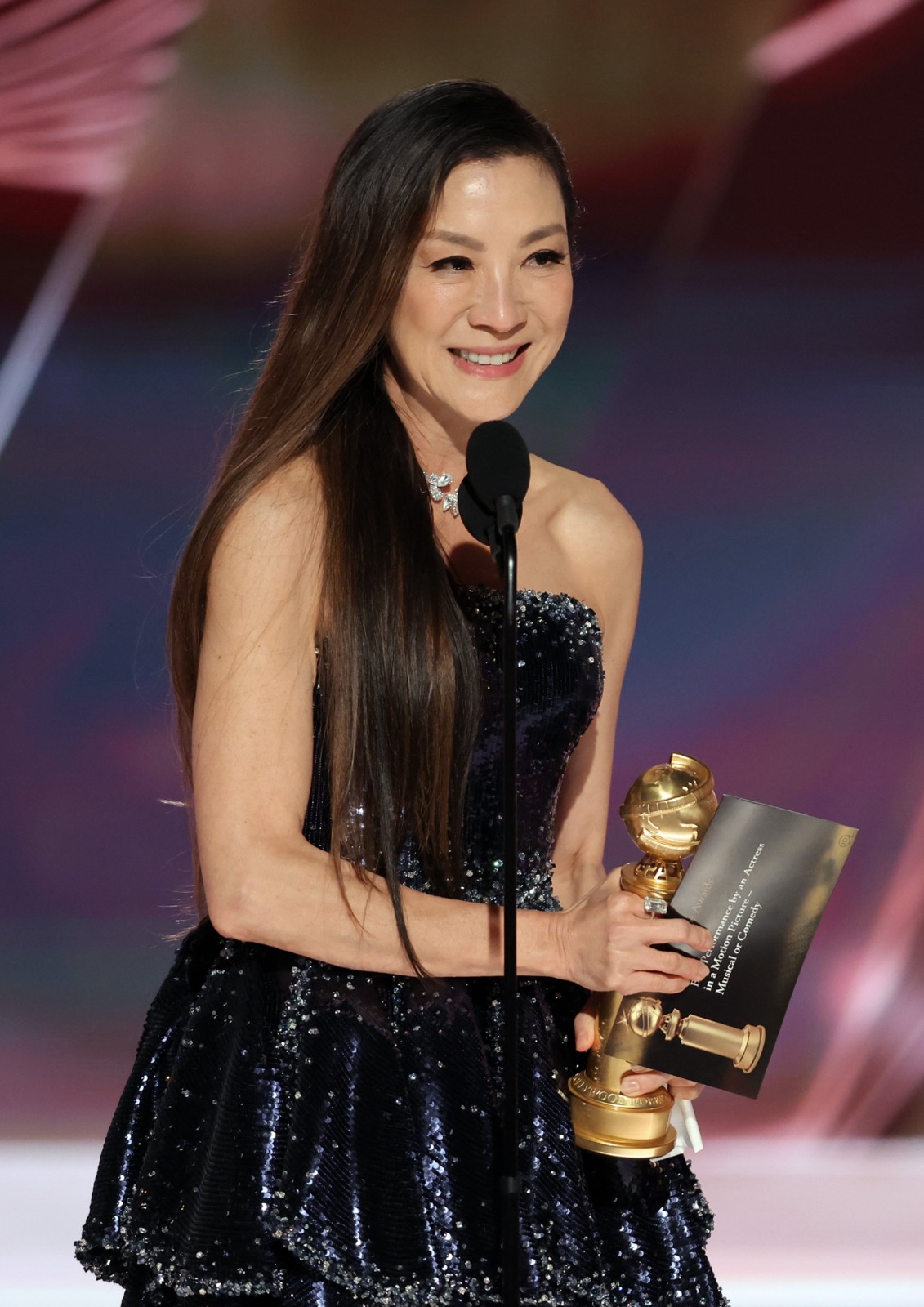 杨紫琼获金球奖最佳女主角 从香港女打星到好莱坞影后