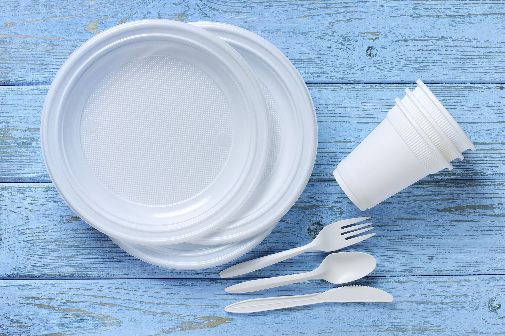英国将于今年年内全面禁止使用一次性塑料餐具