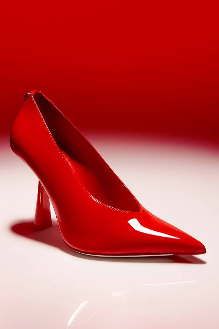 奢侈品牌联动《美少女战士》 推出万元情人节高跟鞋 二次世界 第5张