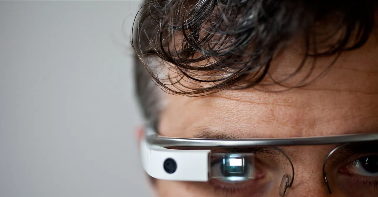 智能眼镜旧时代降幕：谷歌眼镜企业版将于9月中断支持