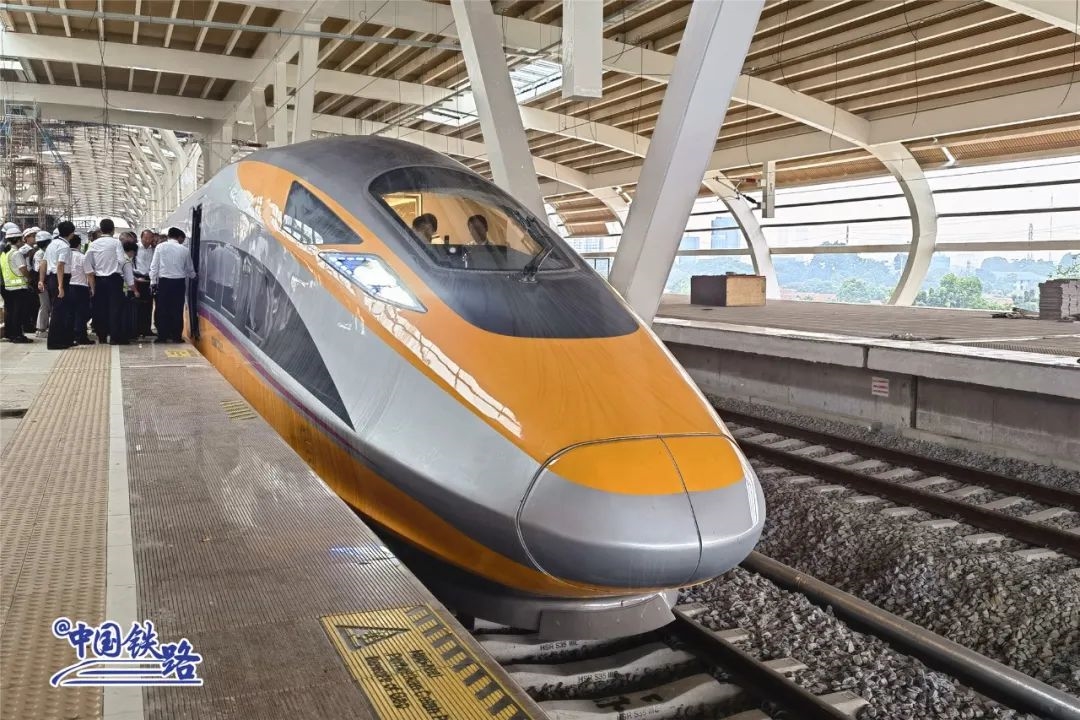 中国高铁走向世界！雅万高铁联调联试 3小时变40分钟