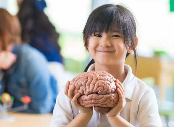 日本专家3年研究：中教死进教得到足机脑力曲接窒碍正在小教