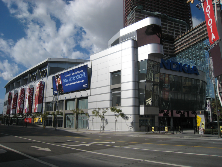 微软被抢地盘了：微软剧院和Xbox广场将被改名
