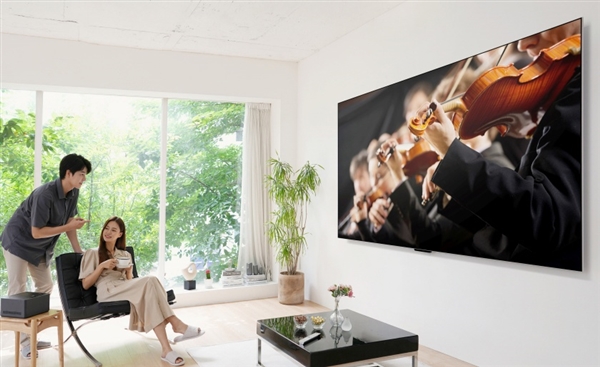 全球首款“无线”OLED电视 LG电视新品实现信号无线传输