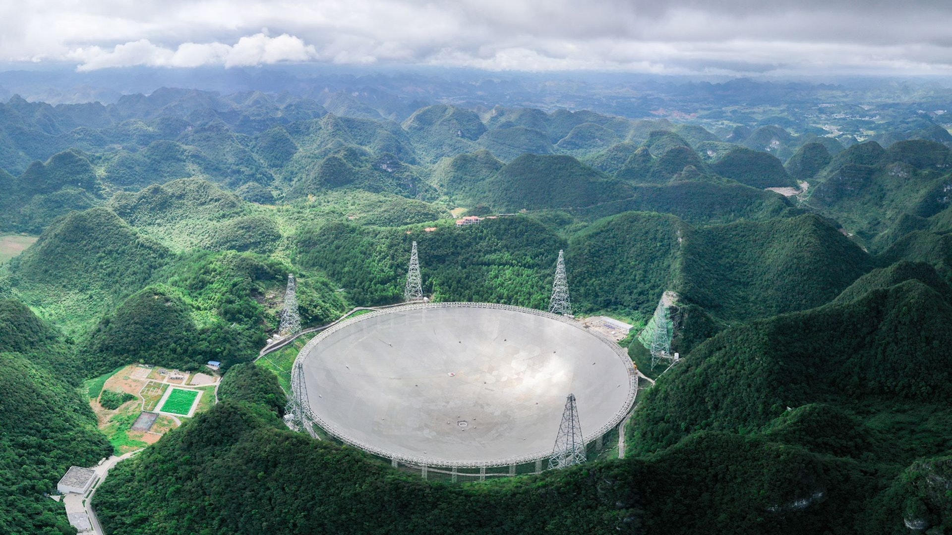 “中国天眼”进入成果爆发期 已发现800余颗新脉冲星