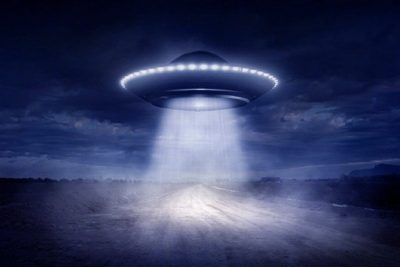 UFO举报人称美国不仅有UFO 还有非人类驾驶员遗骸