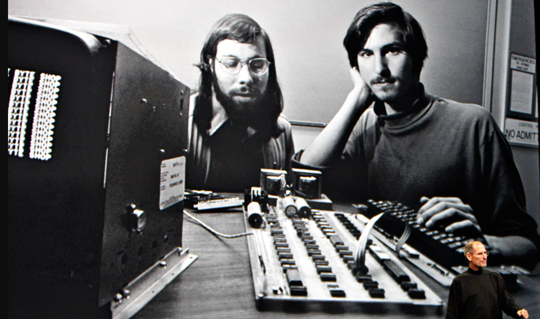 50年前苹果首部电脑Apple-1拍出22万美元 升值300多倍