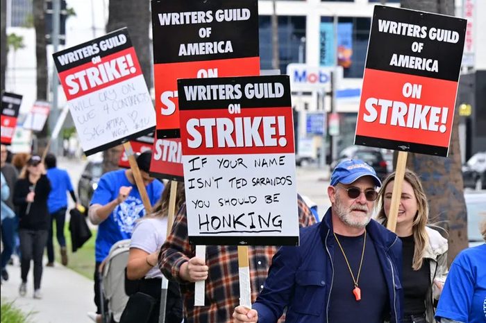 好萊塢編劇與制片廠達成臨時協議 罷工將結束