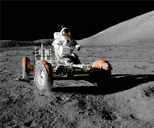 2030年前载人登月！载人月球车两个圆案被选中 进进具体计划阶段
