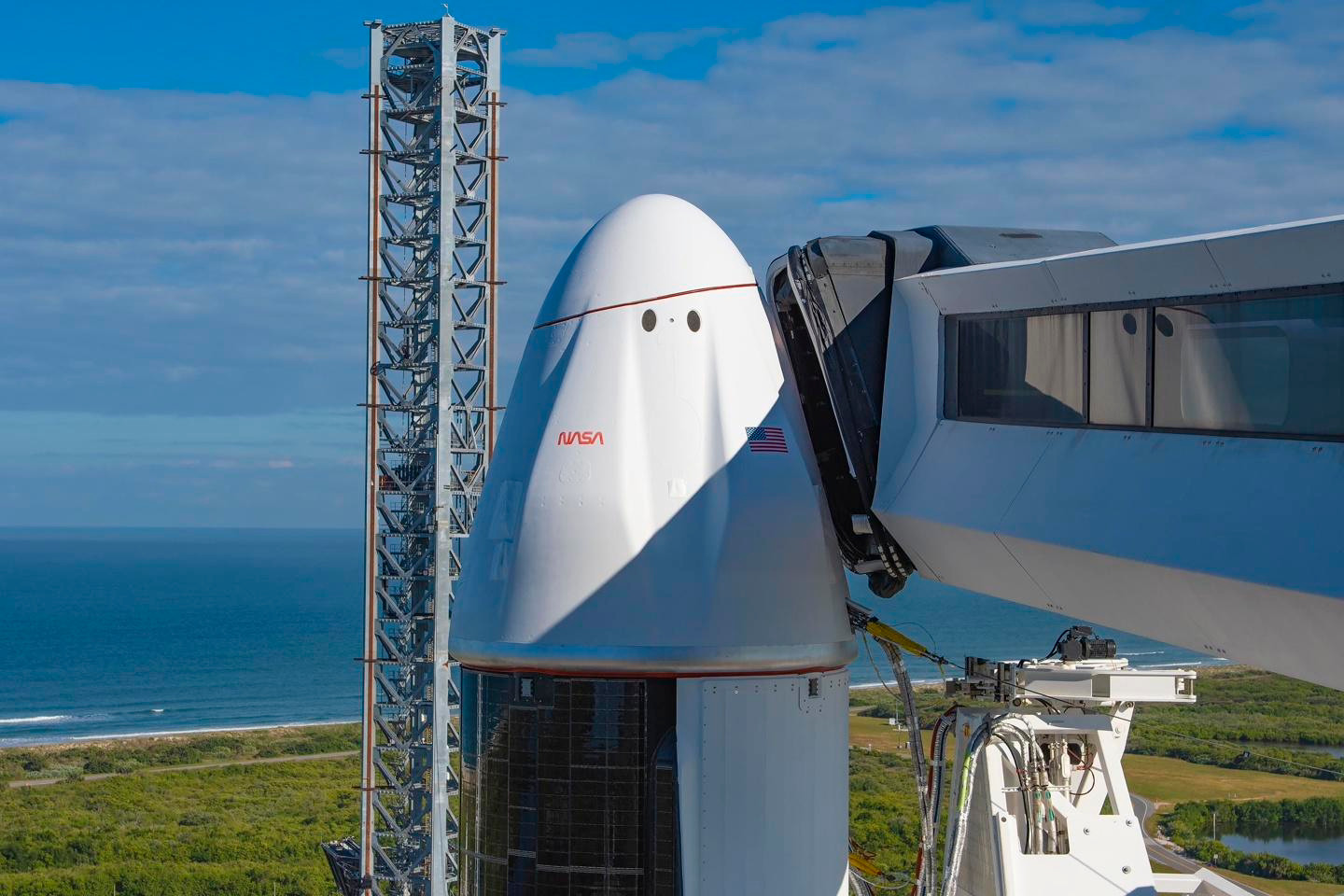 SpaceX龙飞船豫备停当 明天为NASA实施第29次国内空间站补给使命