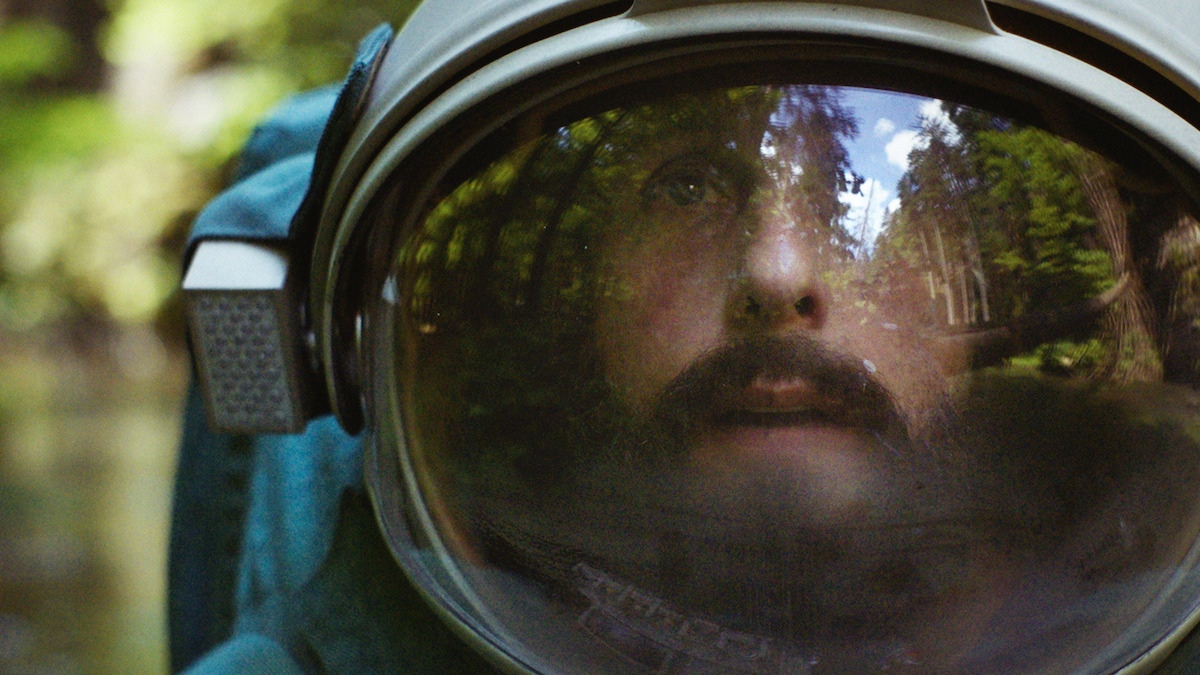 亚当·桑德勒主演的Netflix原创片子 《太空孤航》 宣告争先预告