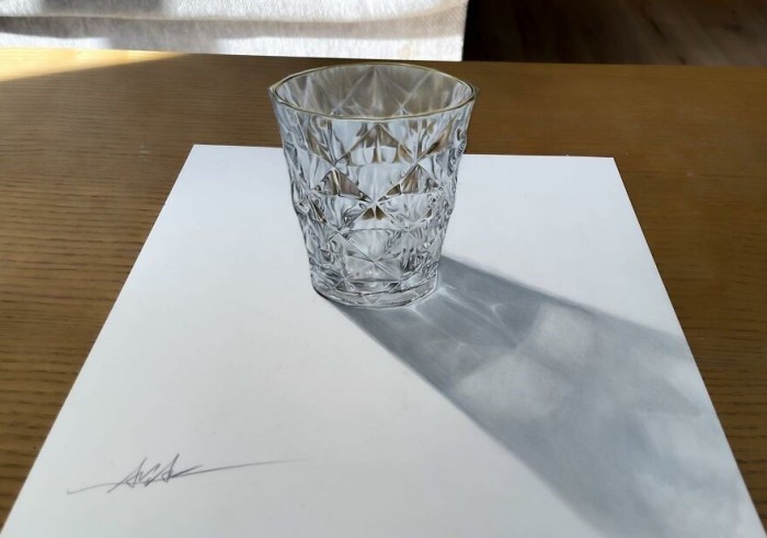 日本画师绘制超逼真立体画 实物跃然纸上难辨真假