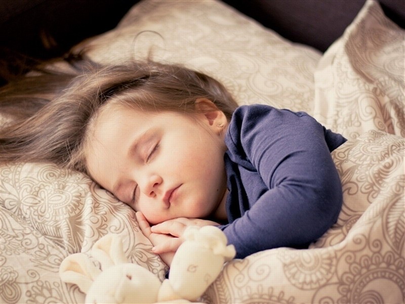 专家解问到底天天睡多久才算睡够了：7到9小时最安康