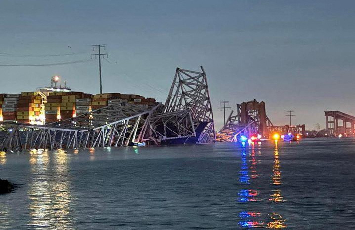 美国巴尔的摩港口货船碰撞大桥坍塌 20人失踪正在搜救
