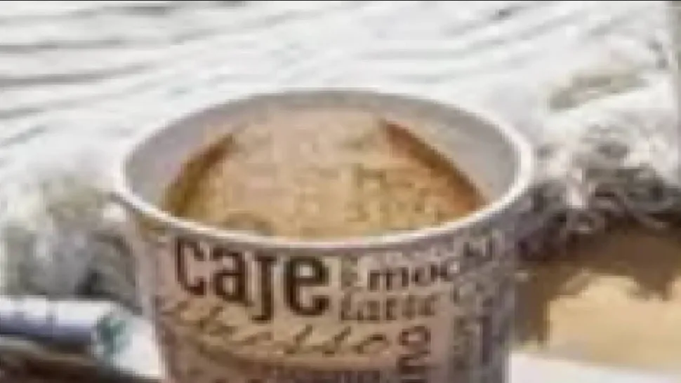 卡维尔新片《绝密型战》预告出现错误：现代咖啡杯