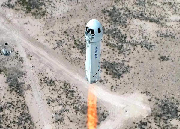 贝索斯旗下蓝色起源火箭发射升空 成功将6名乘客送上太空