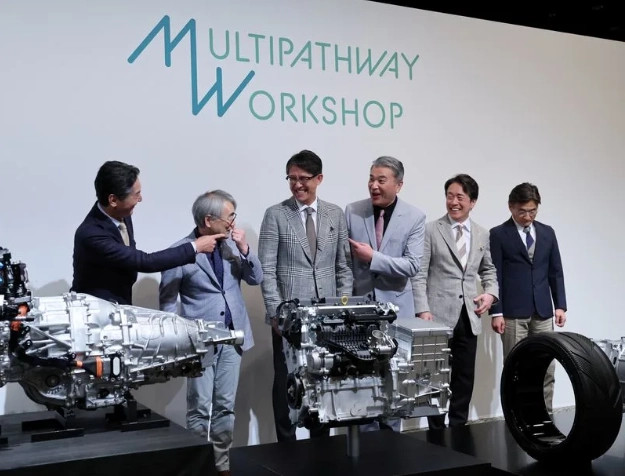 豐田展示適用於多種燃料的緊湊型發動機 多元化動力總成戰略