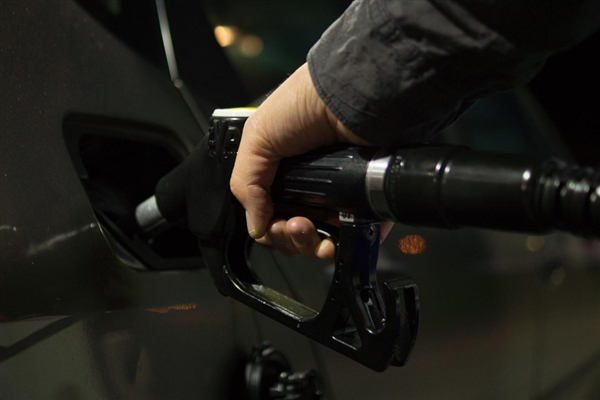 今晚油價將迎年內第六漲：92號汽油可能重返8元時代