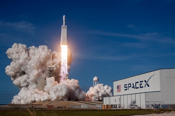 马斯克SpaceX获美国宇航局61亿重任！牵引国际空间站“坠”入太平洋
