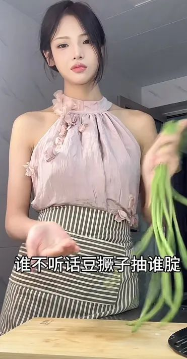 跟著擦邊美女教練學(xué)開車，就能輕松拿到小本本？