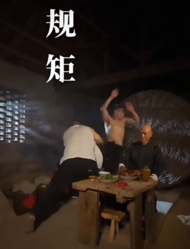 為什么在正月剃頭的我，突然被餐桌上的老登肘飛了？