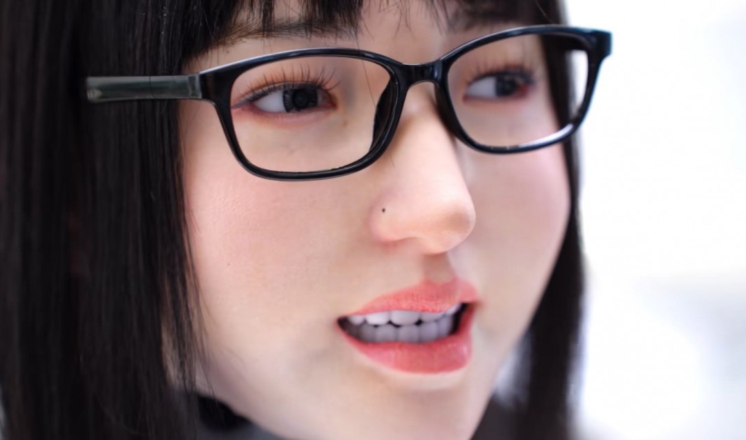 松延動(dòng)力新一代女機(jī)器人面部表情逼真 近觀太震撼
