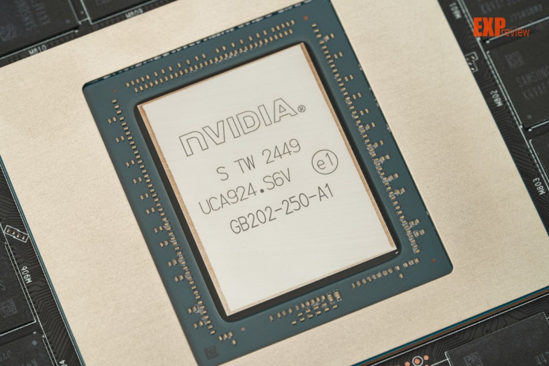 传英伟达将带来5090 D替代品 年底还有5080 Ti/Super