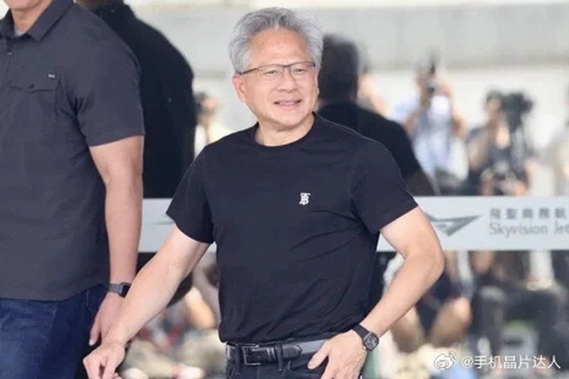 黃仁勛價(jià)值千萬RM手表首曝 全球限量80只 網(wǎng)友：炫富？