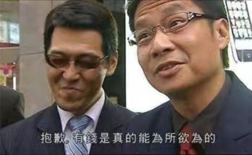 “娇妻文学”在职场里的G点，是商务饭局里的炼乳小馒头