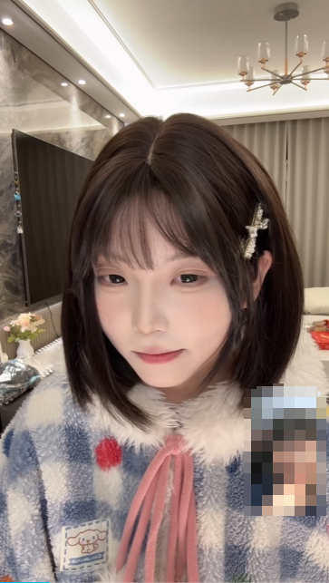 看完女主播給大哥露出玉足，我不想看她露手自證開(kāi)掛代打了