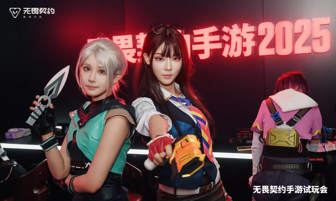 誰(shuí)家游戲開(kāi)試玩會(huì)，還要在臺(tái)上搭一個(gè)可動(dòng)的巨型機(jī)器人？