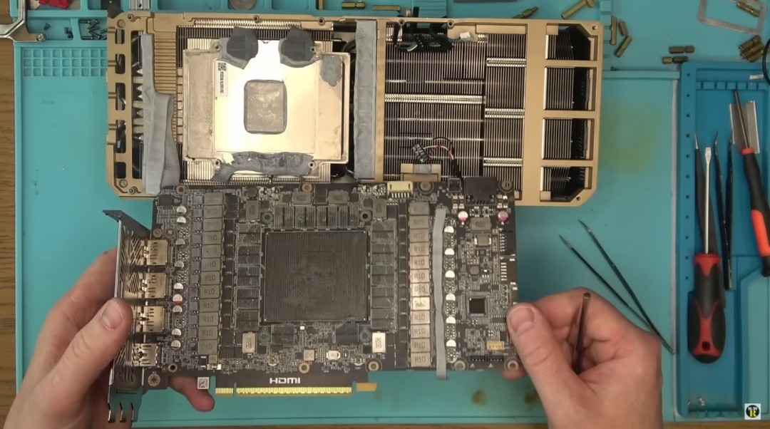 别贪重价！花了14000元买RTX5090 GPU显存全不见
