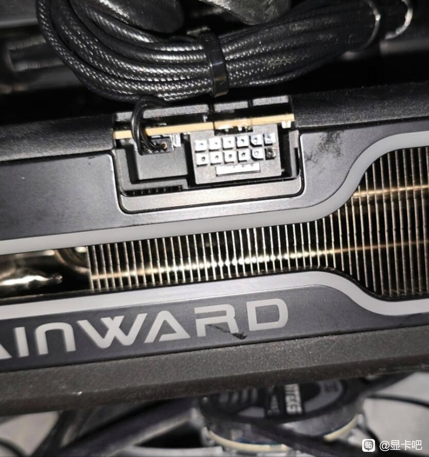 首批受害者出現(xiàn)：RTX5090D電源接口接連被燒
