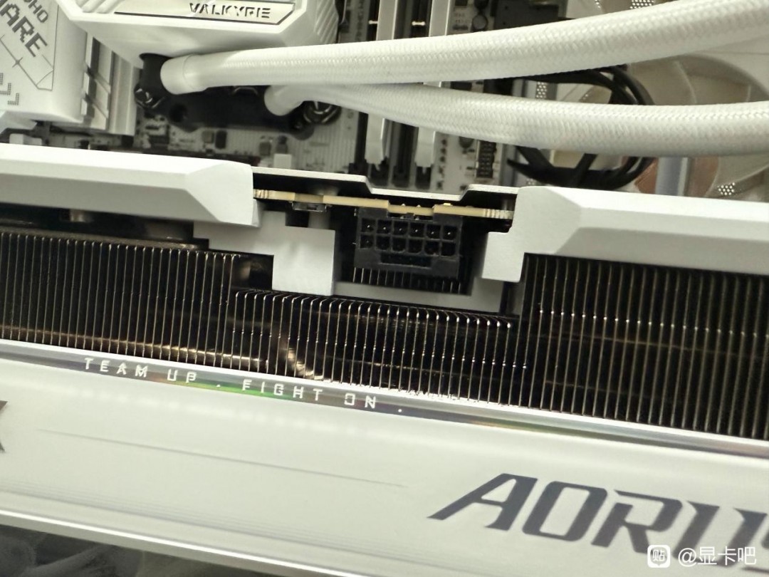 首批受害者出現(xiàn)：RTX5090D電源接口接連被燒