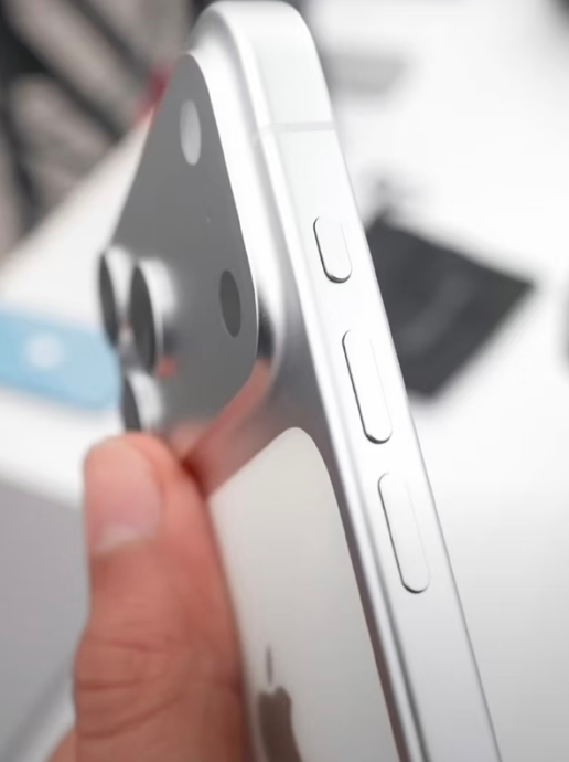 iPhone 17 Pro精準(zhǔn)機(jī)模曝光 鋁合金機(jī)身一眼精致