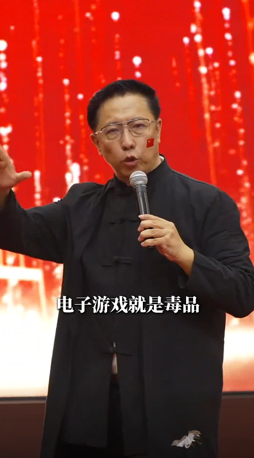 “中國英語教父”李陽，成了銳評一切的“全領(lǐng)域教父”