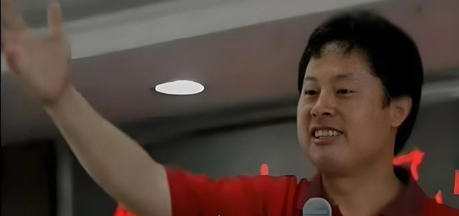 “中國英語教父”李陽，成了銳評一切的“全領(lǐng)域教父”