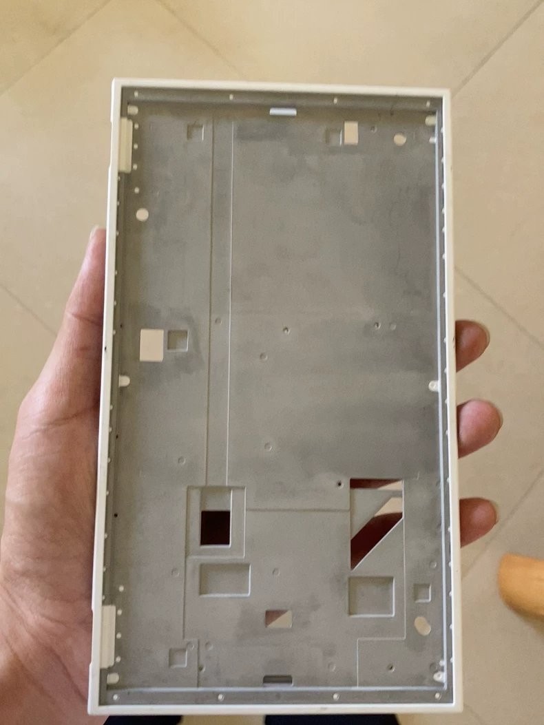 疑似Switch2 OLED中框流出 二手市場驚現(xiàn)原型機部件