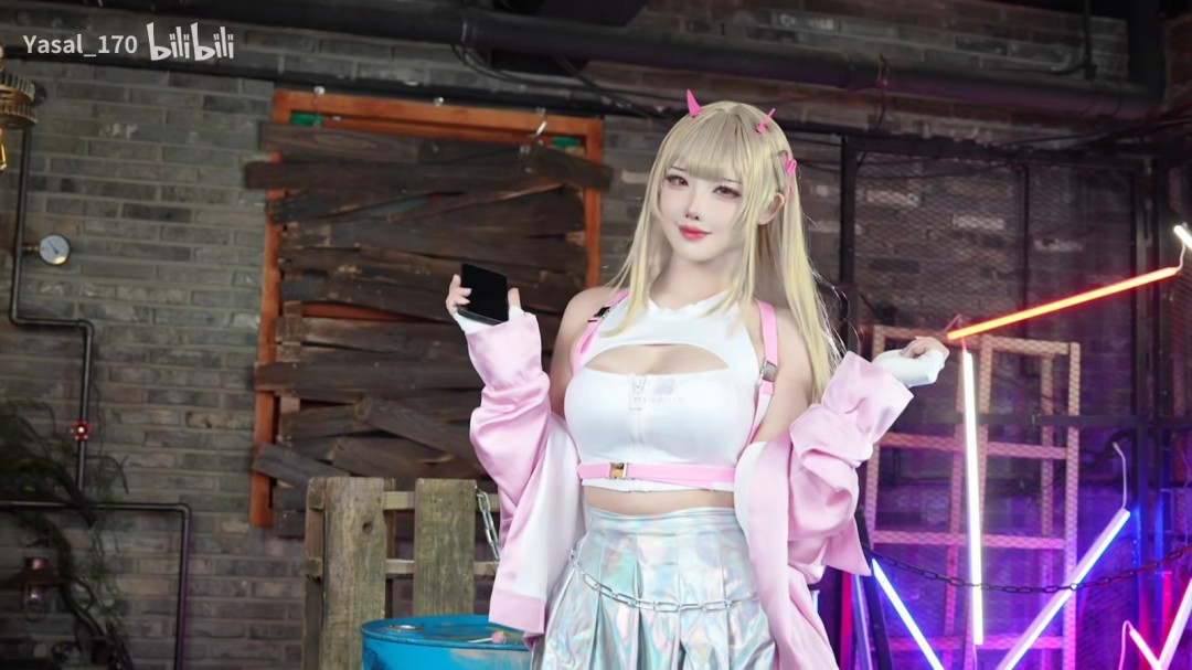  性感大雷吸睛 韩援 Yasal cos《妮姬》毒蛇！