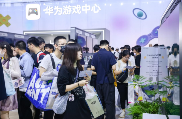 ChinaJoy首日直擊：50+款鴻蒙游戲引爆玩家熱潮