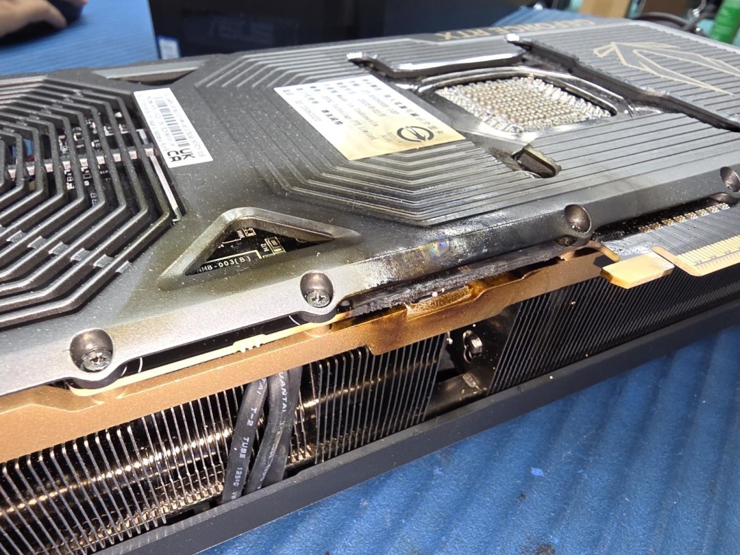 ̩RTX 5090桶ս6ʱͻȻ PCBۻ