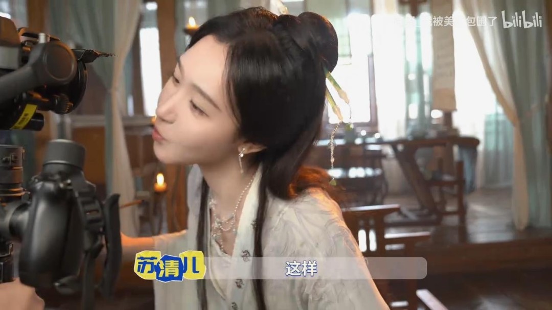 《完蛋！我被美女包围2》亲吻片段揭秘 亲镜头旁边