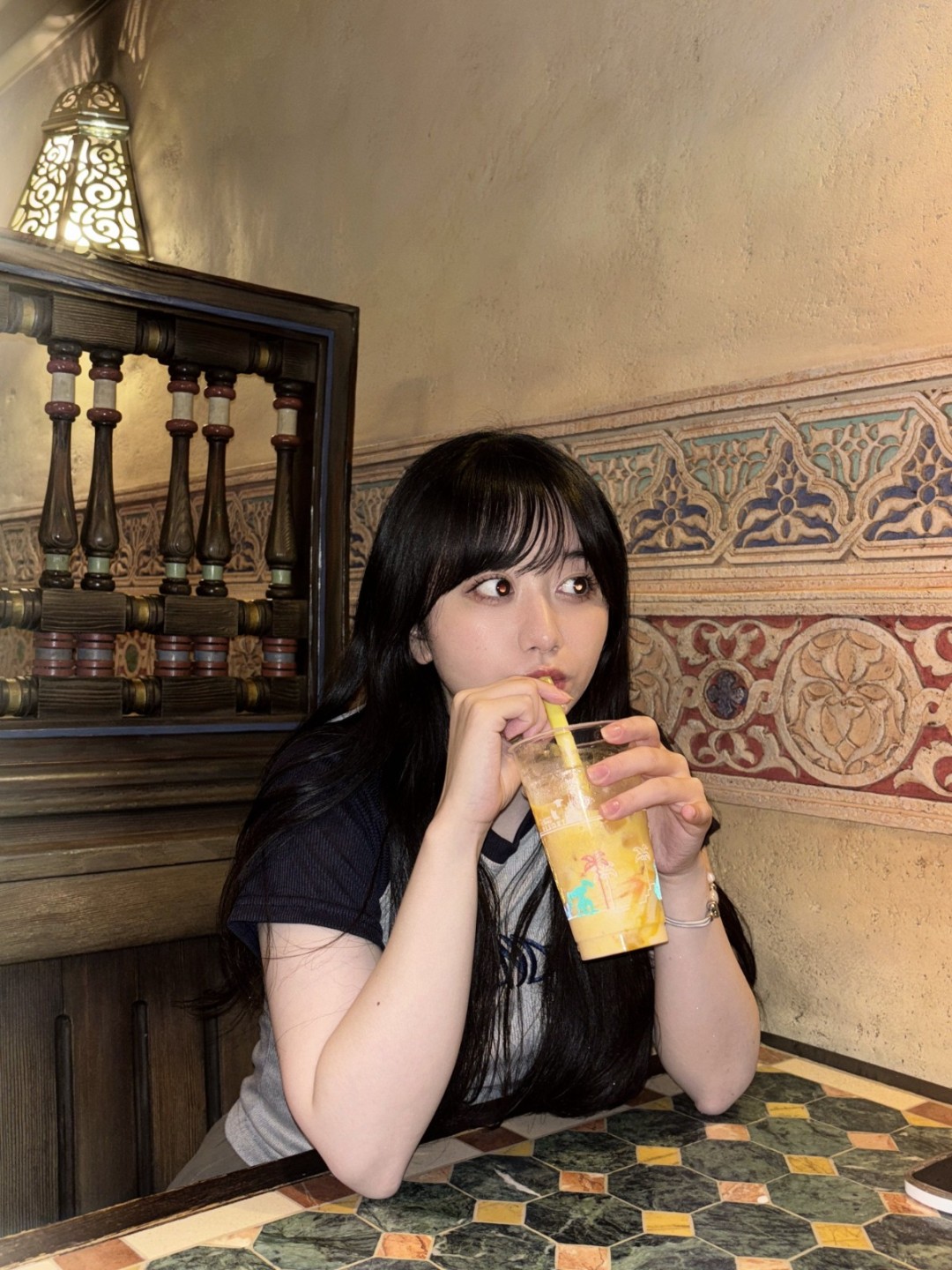 《寂靜嶺f》美女臉模曬與PS5光盤合照 很漂亮