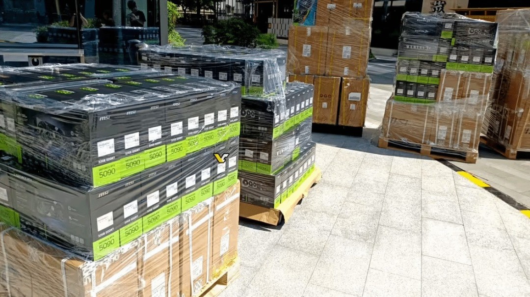 曝大量微星RTX 5090出现在中国市场：官方称无授权