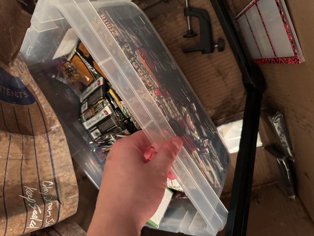 倒霉网友万元宝可梦卡牌被淹 保险理赔仅"按纸板称重" 3 倒霉网友万元宝可梦卡牌被淹 保险理赔仅