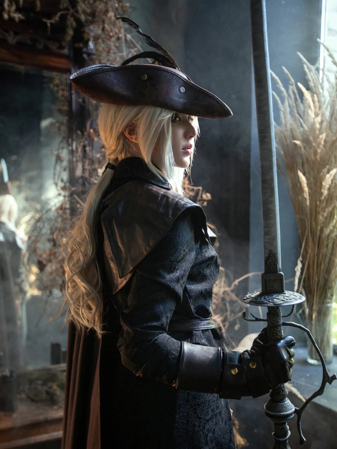 Coser神还原《血源诅咒》玛利亚 落叶中的致命优雅