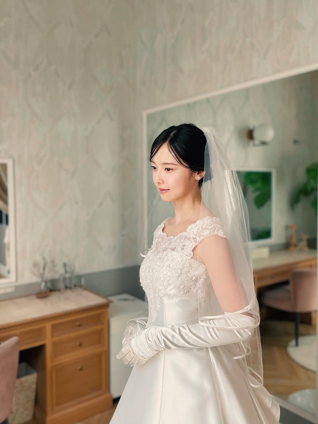 《寂静岭f》女主演员穿上婚纱 非常美丽惊艳